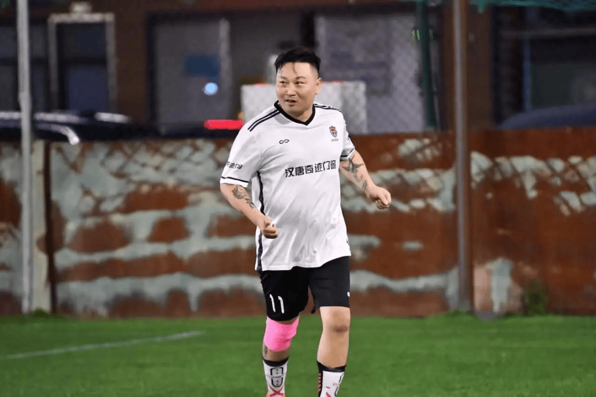 从篮球视野看足球夺冠路径：耐心胜过开云爆发