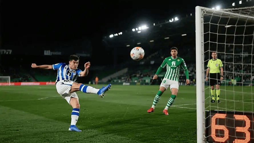 西甲深夜焦点！贝蒂斯主场迎战塞尔塔，同分冲欧卡位战，伤病与交锋恩怨成关键