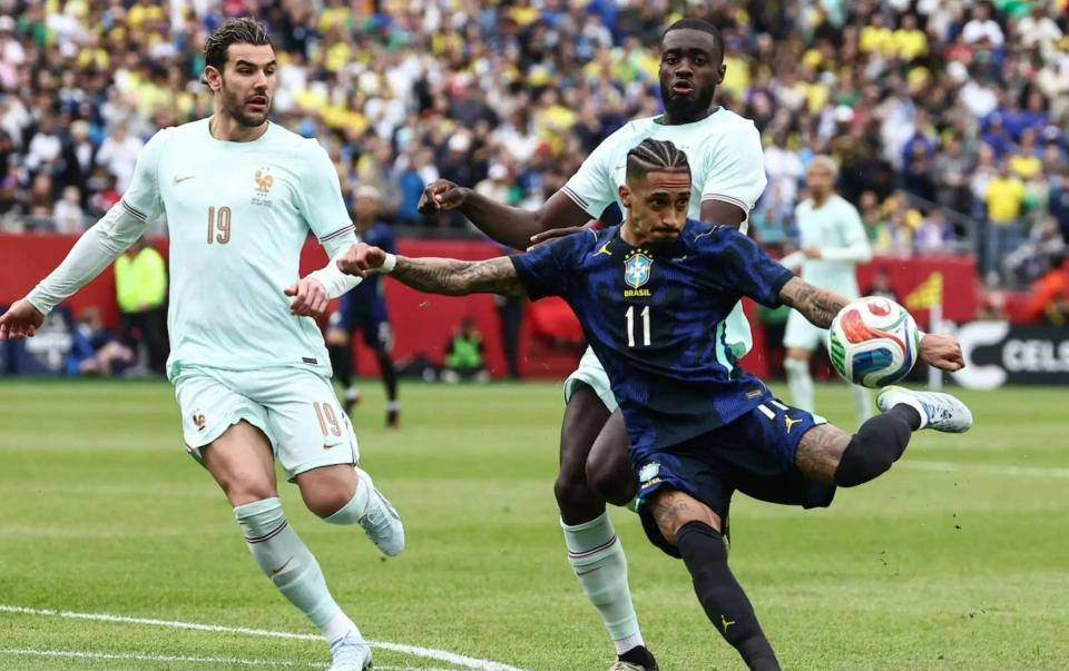 巴萨拉菲尼亚伤停5周引争议：自负还是制度问题？